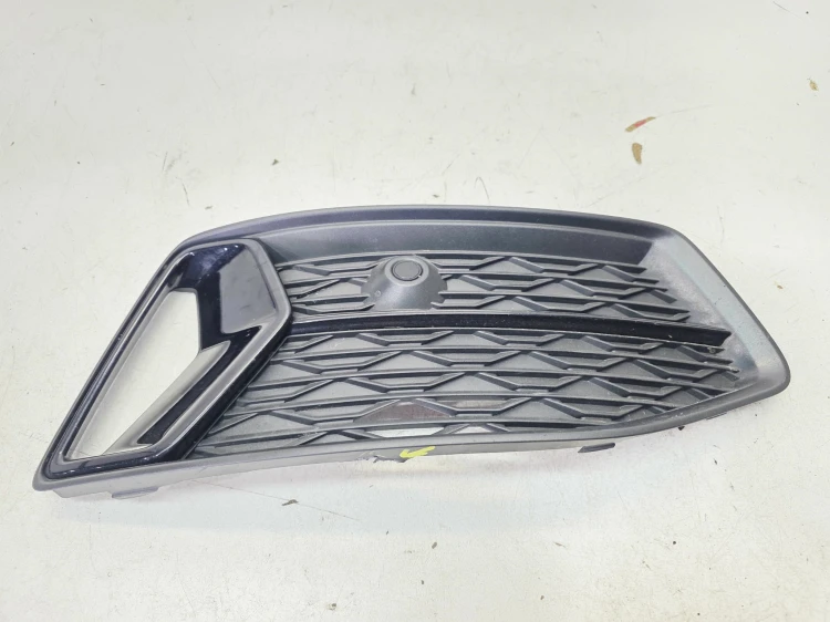 KRATKA ATRAPA ZAŚLEPKA ZDERZAKA PRAWA AUDI A6 C8 4K0807682D