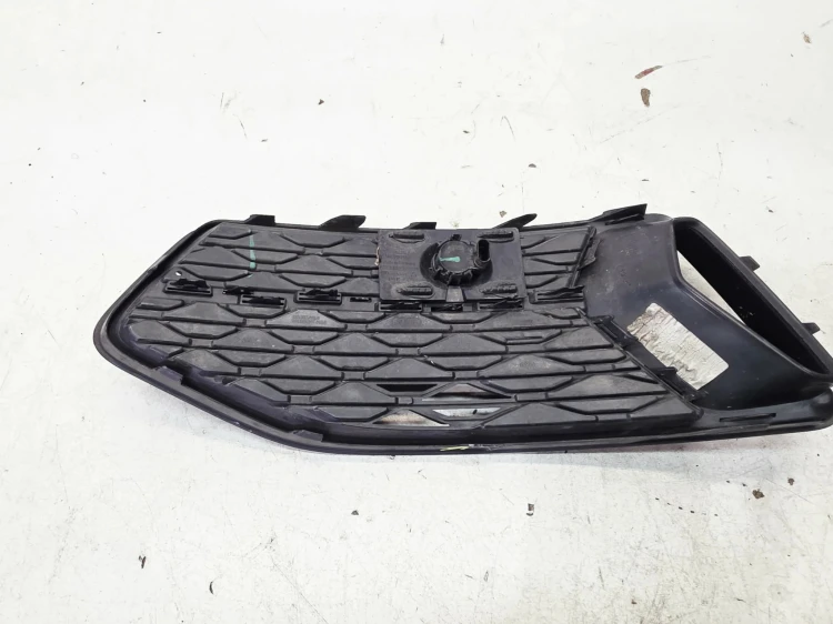 KRATKA ATRAPA ZAŚLEPKA ZDERZAKA PRAWA AUDI A6 C8 4K0807682D