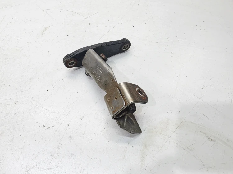 UCHWYT MOCOWANIE TURBOSPRĘŻARKI AUDI TT 8J VOLKSWAGEN SEAT 06F145536E