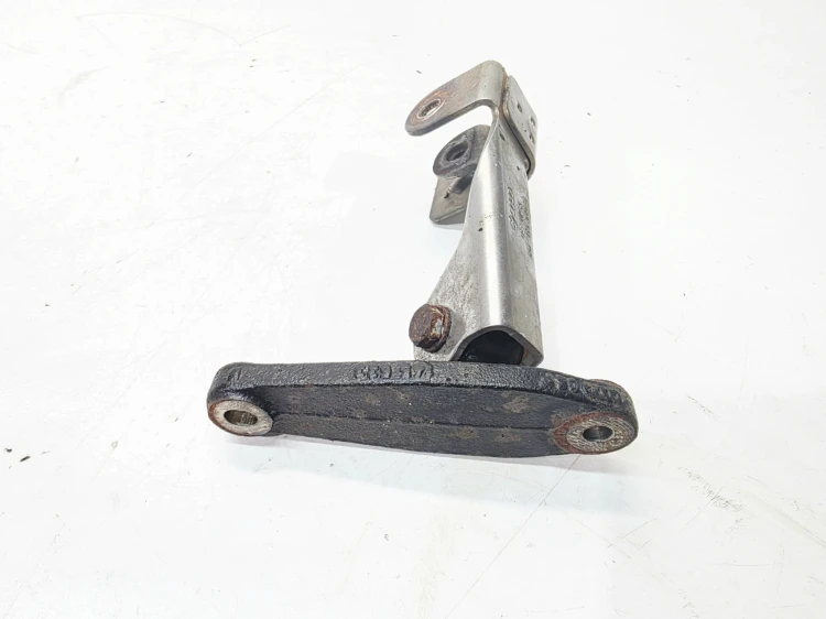 UCHWYT MOCOWANIE TURBOSPRĘŻARKI AUDI TT 8J VOLKSWAGEN SEAT 06F145536E