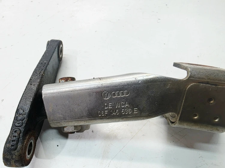 UCHWYT MOCOWANIE TURBOSPRĘŻARKI AUDI TT 8J VOLKSWAGEN SEAT 06F145536E