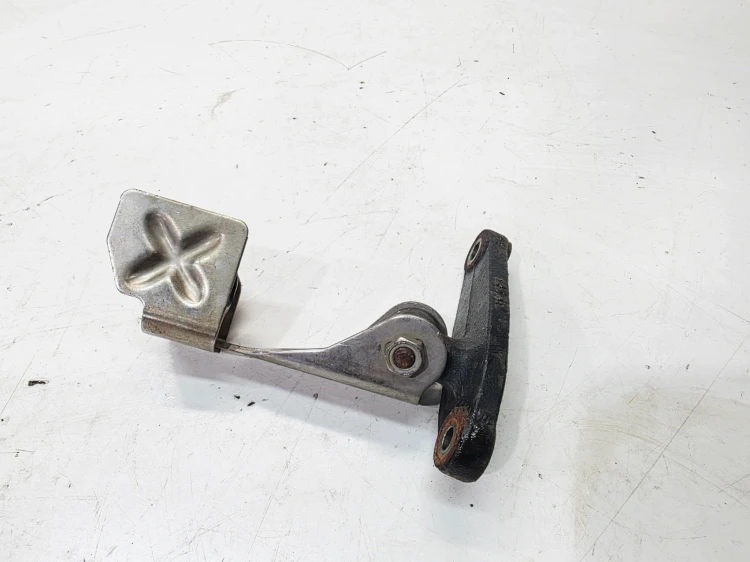 UCHWYT MOCOWANIE TURBOSPRĘŻARKI AUDI TT 8J VOLKSWAGEN SEAT 06F145536E