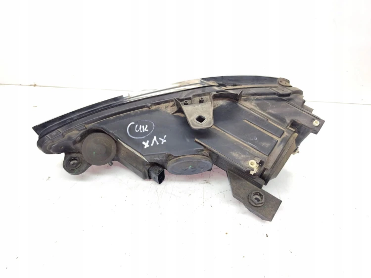 REFLEKTOR LAMPA PRZEDNIA PRAWY PRZÓD AUDI A3 8V 8V0941004A UK ***1***