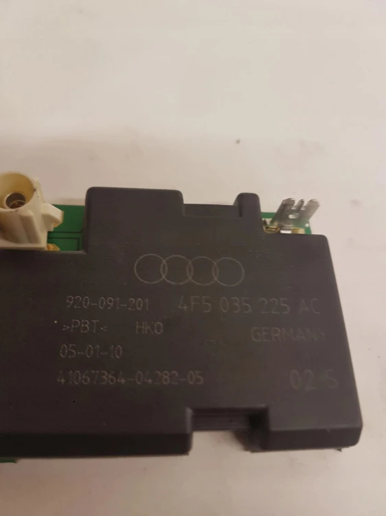 WZMACNIACZ ANTENOWY AUDI A3 A4 A6 LIFT 4F5035225AC