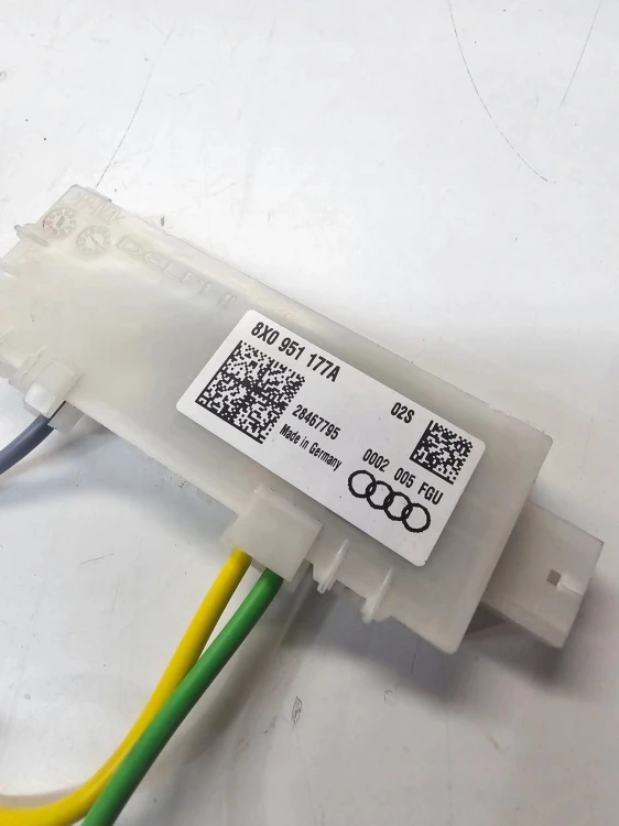 CZUJNIK RUCHU KABINY AUDI A1 8X LIFTQ3 8U 8X0951177A