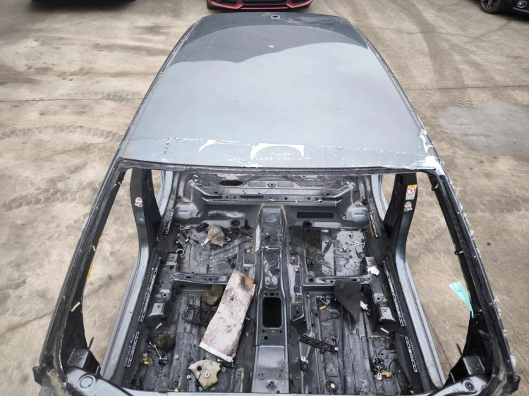 DACH ĆWIARTKA AUDI A3 8V 5-DRZWI SPORTBACK DŁUGIE SŁUPKI ORYGINAŁ !!!