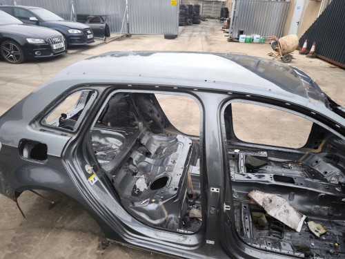 DACH ĆWIARTKA AUDI A3 8V 5-DRZWI SPORTBACK DŁUGIE SŁUPKI ORYGINAŁ !!!