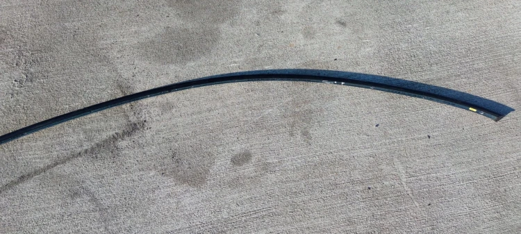 LISTWA MAT PRAWA KAROSERYJNA AUDI A6 C6 4F5853704