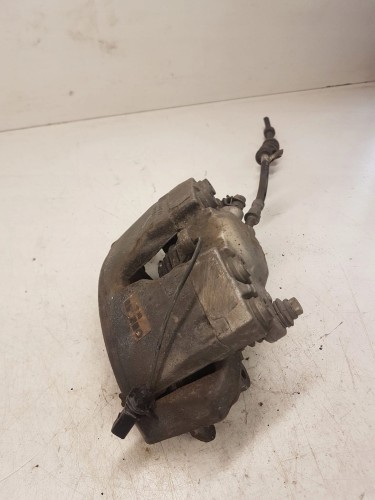 ZACISK HAMULCOWY LEWY PRZÓD AUDI A4 B8 A5 8K0105S