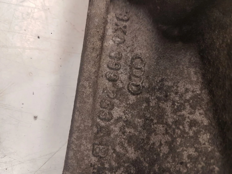PODPORA ŁAPA SKRZYNI AUDI A4 B8 A5 Q5 8K0399263AB