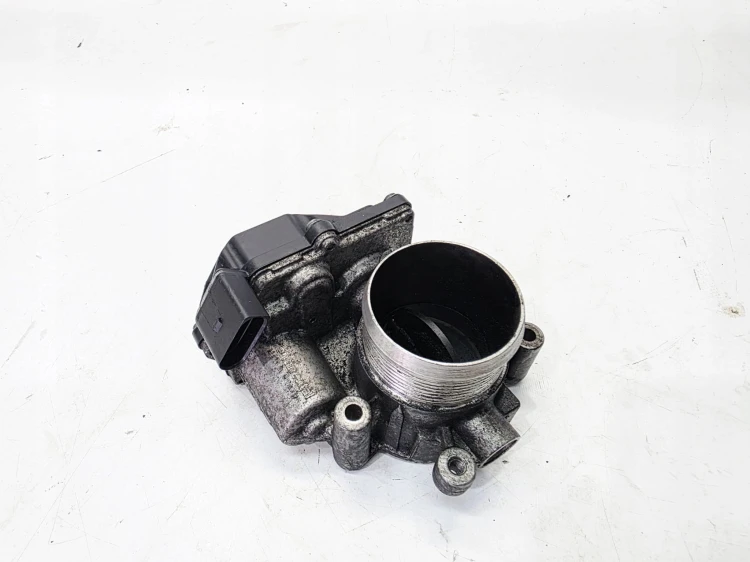 PRZEPUSTNICA KLAPA AUDI A4 B8 A5 8T Q5 2.0 TDI A2C83076000