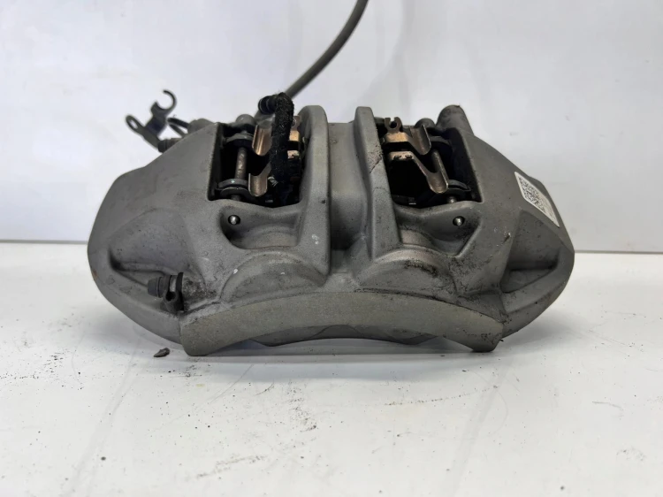 ZACISK HAMULCOWY LEWY PRZÓD AUDI Q5 FY 80A615105Q