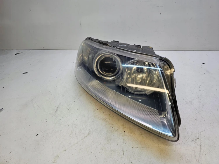 REFLEKTOR PRAWY AUDI A6 C6 4F0941004AK XENON EU