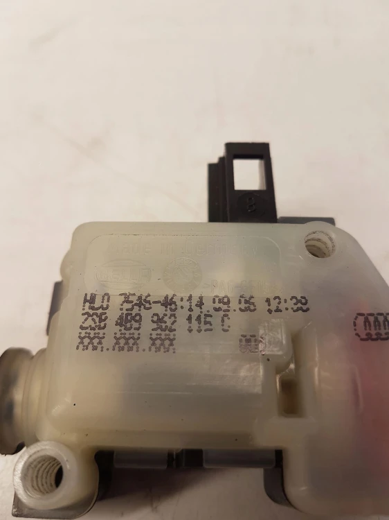 SIŁOWNIK KLAPY TYŁ AUDI A3 A4 A6 4B9962115C
