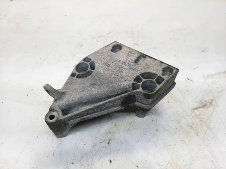 ŁAPA UCHWYT MOCOWANIE SILNIKA AUDI VOLKSWAGEN SEAT SKODA 03L199207A
