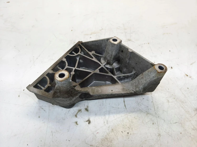 ŁAPA UCHWYT MOCOWANIE SILNIKA AUDI VOLKSWAGEN SEAT SKODA 03L199207A