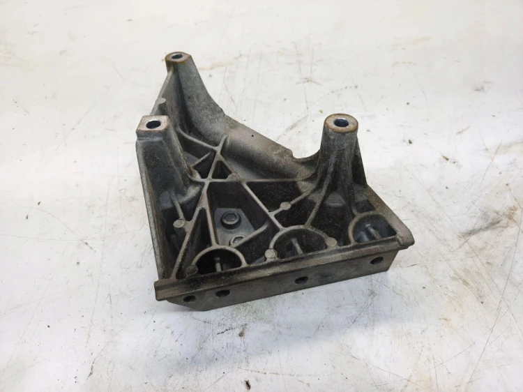 ŁAPA UCHWYT MOCOWANIE SILNIKA AUDI VOLKSWAGEN SEAT SKODA 03L199207A