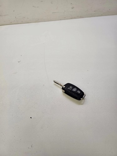 KLUCZYK PILOT SCYZORYK AUDI A1 8X Q3 8X0837220D *5