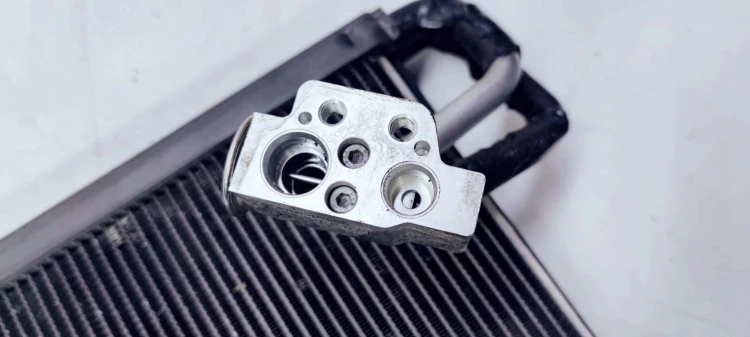 CHŁODNICA KLIMATYZACJI PAROWNIK AUDI A6 4G0820181A