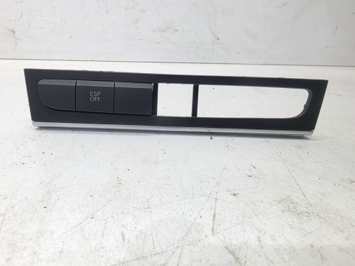 RAMKA PANELU KONSOLI AUDI A3 8P 8P0863321F + PRZYCISKI