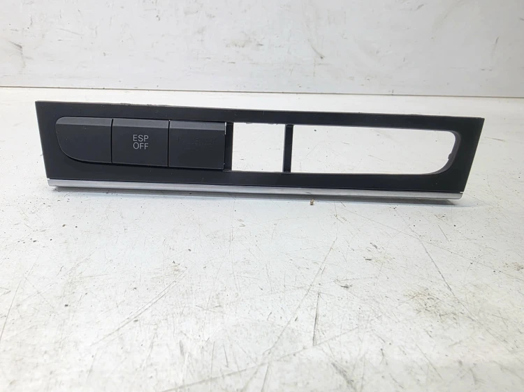RAMKA PANELU KONSOLI AUDI A3 8P 8P0863321F + PRZYCISKI