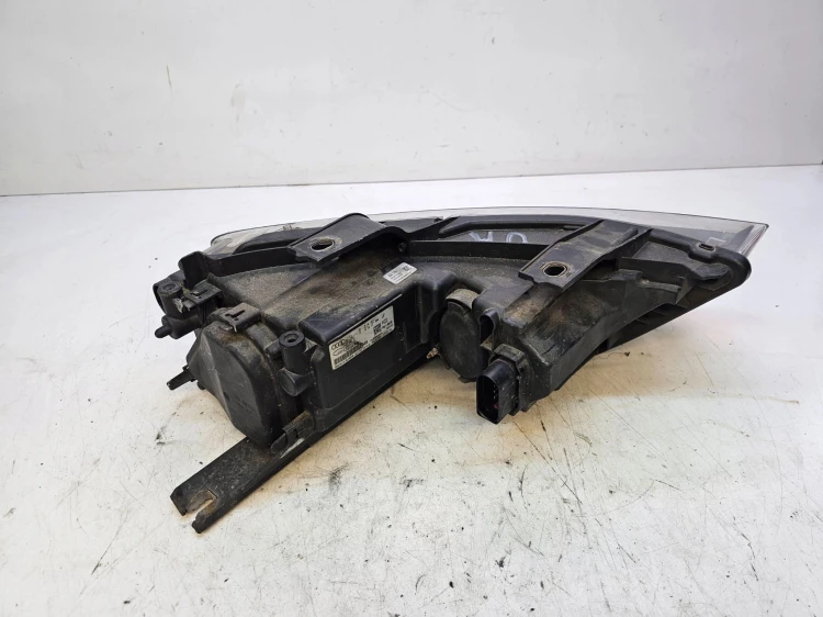 REFLEKTOR LEWY ZWYKŁY AUDI Q3 8U 8U0941003N