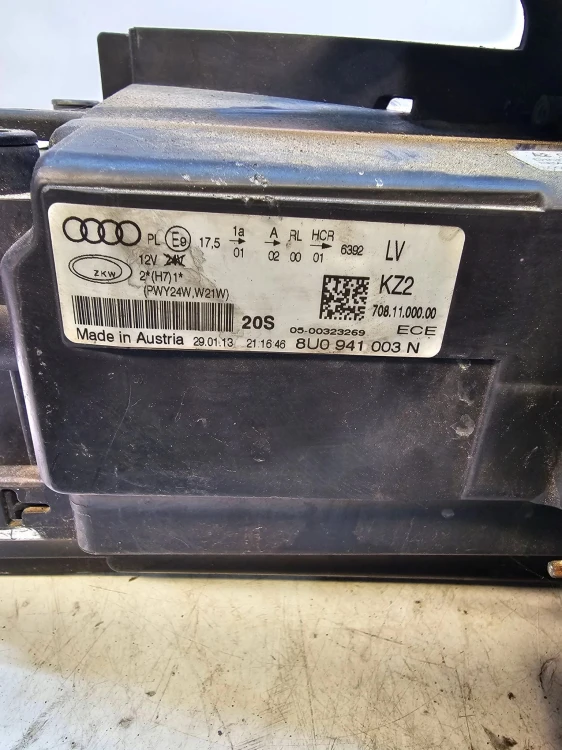 REFLEKTOR LEWY ZWYKŁY AUDI Q3 8U 8U0941003N