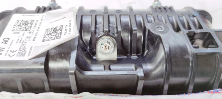 PODUSZKA POWIETRZNA PASAŻERA AUDI Q3 F3 83A880204D