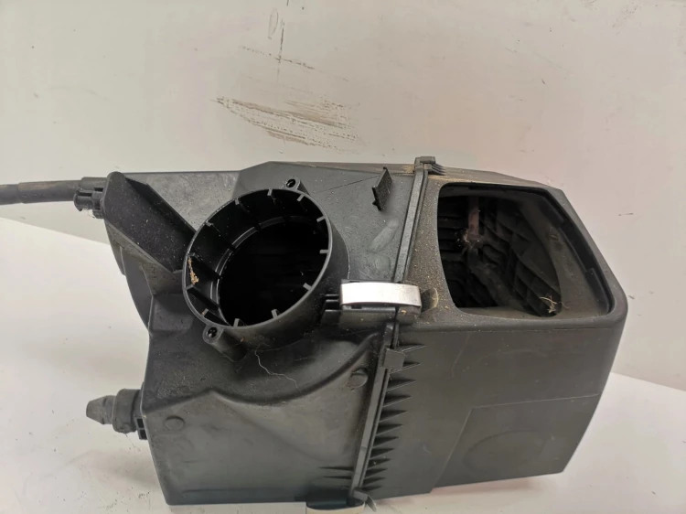 OBUDOWA FILTRA POWIETRZA AUDI A6 C6 2.0 4F0133835H
