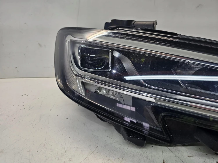 REFLEKTOR XENON LED PRAWY AUDI A3 8V LIFT 8V0941034D UK