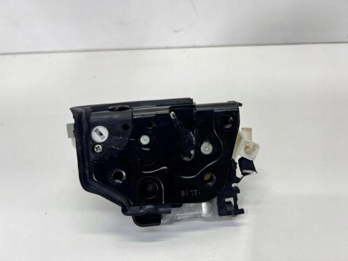 ZAMEK DRZWI LEWY TYŁ AUDI A1 A3 A4 A5 Q5 ITP 8X0839015D 5 PIN