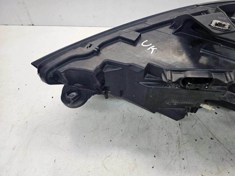 REFLEKTOR XENON LED PRAWY AUDI A3 8V LIFT 8V0941034D UK