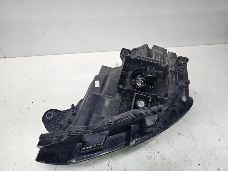 REFLEKTOR XENON LED PRAWY AUDI A3 8V LIFT 8V0941034D UK