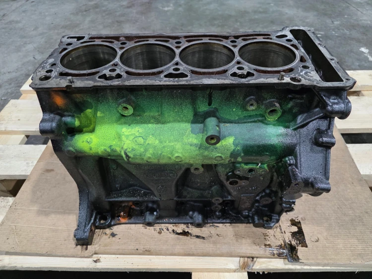 BLOK SILNIKA AUDI VOLKSWAGEN SEAT SKODA 2.0 TFSI TSI CCZ 06H103021L 2/26