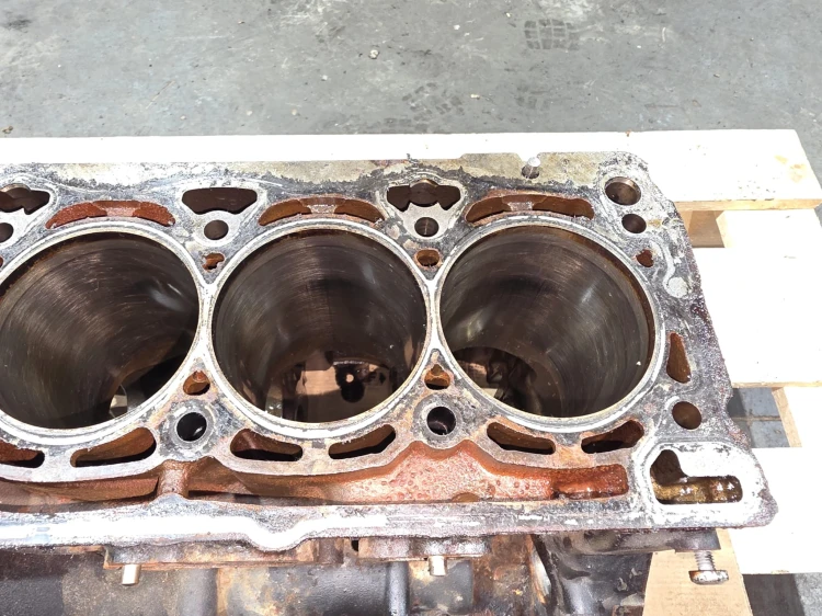 BLOK SILNIKA AUDI VOLKSWAGEN SEAT SKODA 2.0 TFSI TSI CCZ 06H103021L 2/26