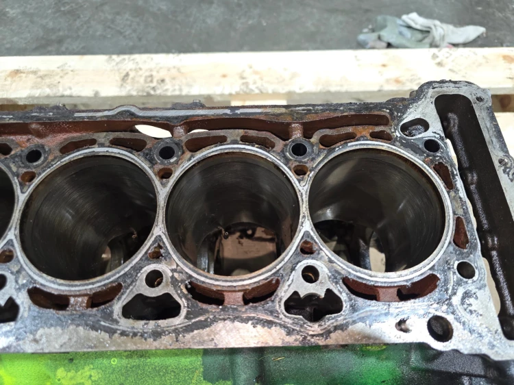 BLOK SILNIKA AUDI VOLKSWAGEN SEAT SKODA 2.0 TFSI TSI CCZ 06H103021L 2/26