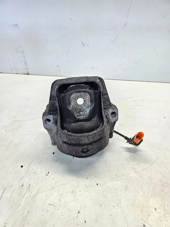 PODUSZKA SILNIKA Z CZUJNIKIEM AUDI A4 B8 A5 Q5 8K0199381GQ