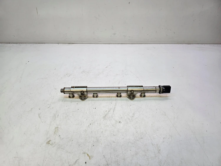 LISTWA WTRYSKOWA AUDI VW SEAT SKODA 1.4 TFSI 04E133320D