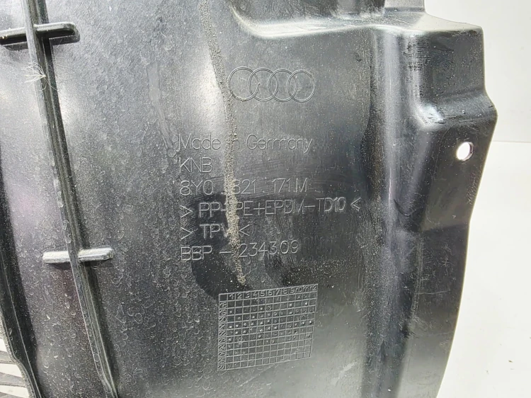 NADKOLE PLASTIKOWE LEWY PRZÓD AUDI A3 8Y 8Y0821171M