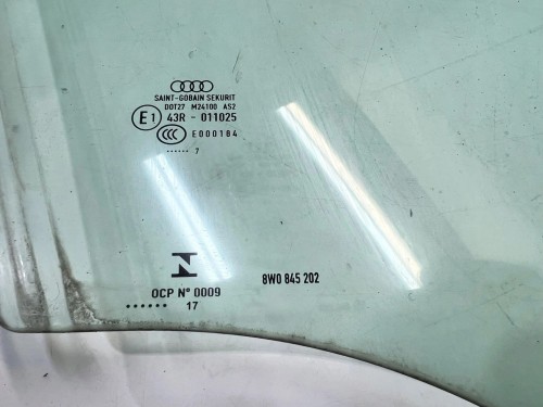 SZYBA BOCZNA DRZWI PRAWY PRZÓD AUDI A4 B9 8W0845202 2017R