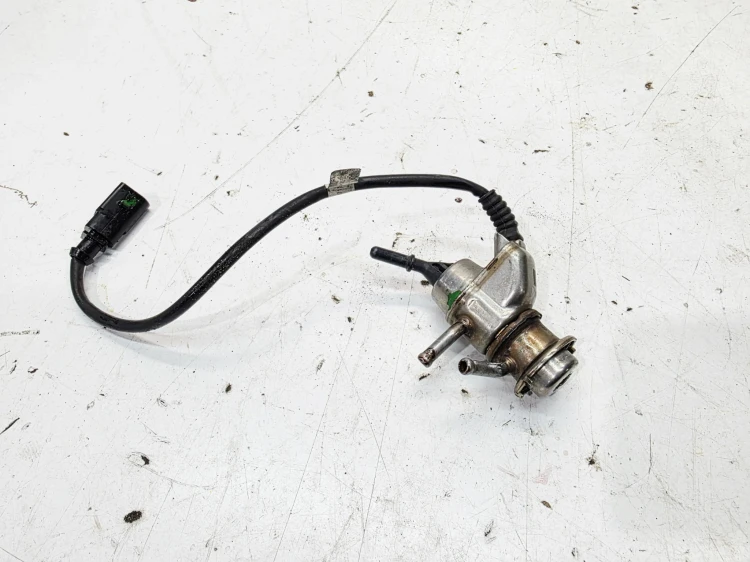 WTRYSKIWACZ WTRYSK PŁYNU ŚRODKA REDUKUJĄCEGO AUDI A4 A6 A7 Q5 4G0131113C