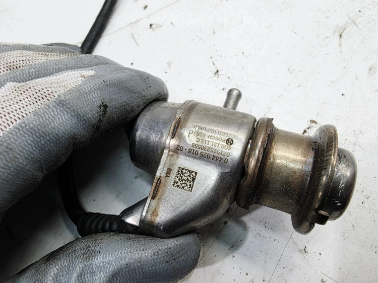 WTRYSKIWACZ WTRYSK PŁYNU ŚRODKA REDUKUJĄCEGO AUDI A4 A6 A7 Q5 4G0131113C