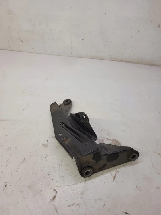 WIESZAK INTERCOOLERA AUDI A4 B6 B7 8E0145813G