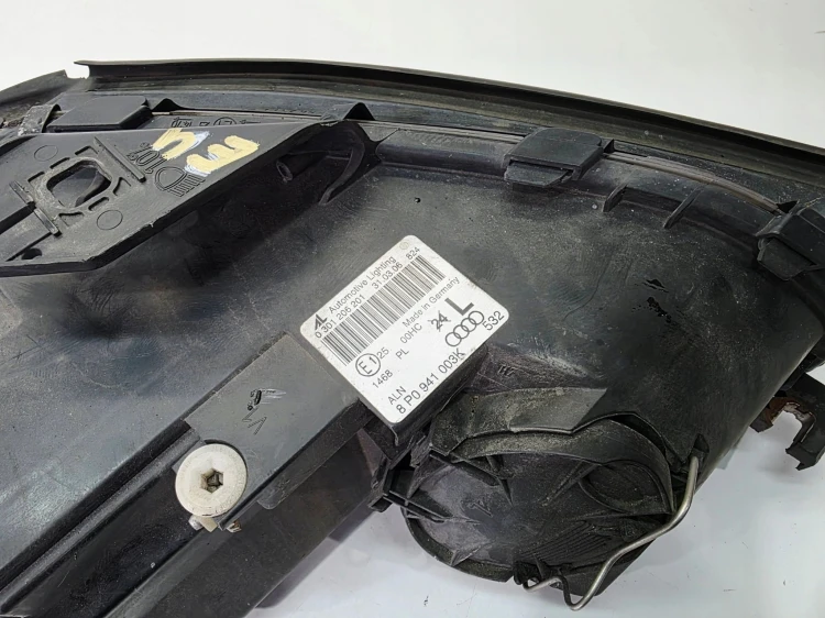 REFLEKTOR LAMPA LEWY PRZÓD EUROPA AUDI A3 8P DUŻY GRILL 8P0941003K 85/25