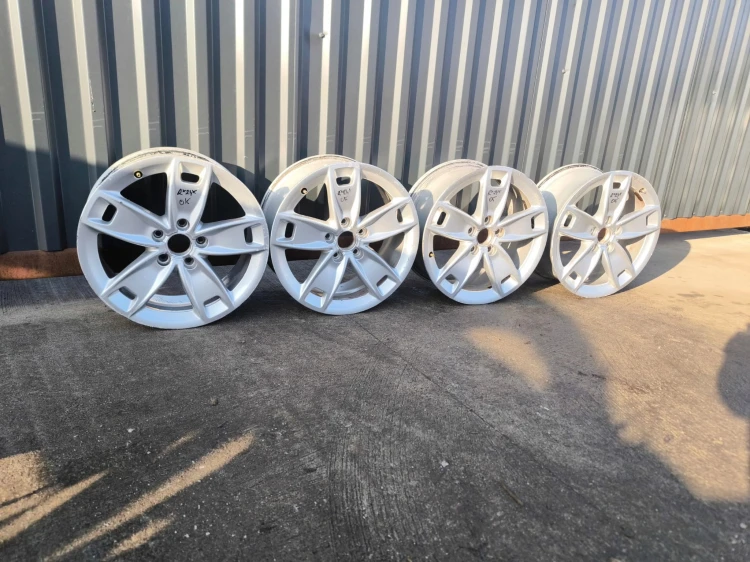 FELGI FELGA KOMPLET VW SKODA AUDI A3 A4 A6 7.5J R17 ET56 8P0601025BL R*24*