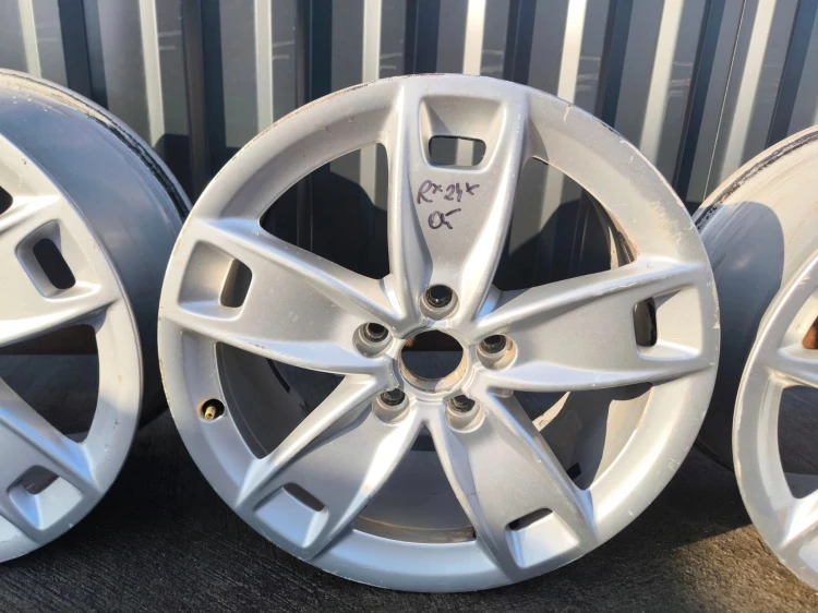 FELGI FELGA KOMPLET VW SKODA AUDI A3 A4 A6 7.5J R17 ET56 8P0601025BL R*24*