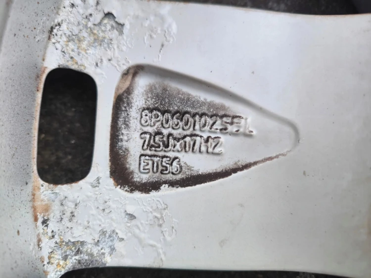 FELGI FELGA KOMPLET VW SKODA AUDI A3 A4 A6 7.5J R17 ET56 8P0601025BL R*24*