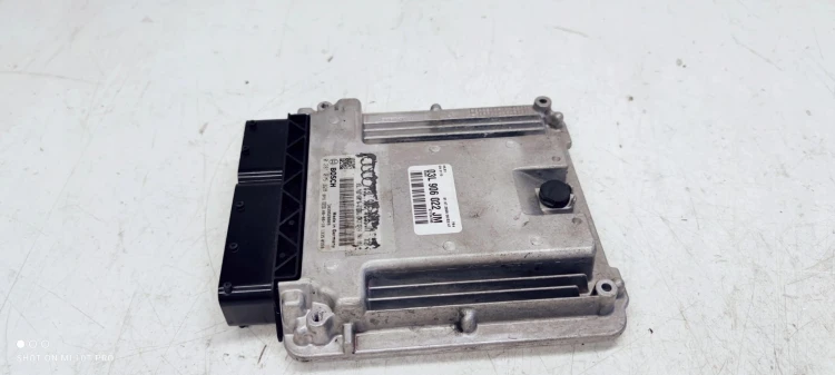 KOMPUTER STEROWNIK SILNIKA AUDI A4 B8 03L906022JM
