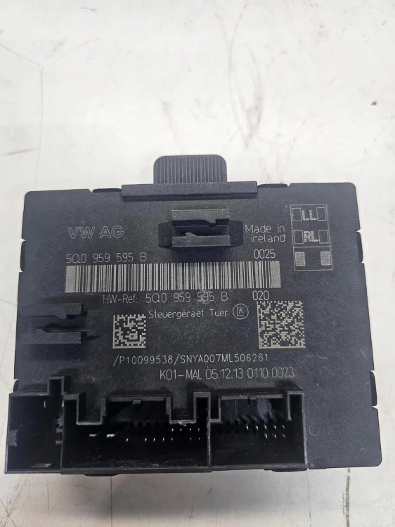 MODUŁ STEROWNIK DRZWI AUDI A3 8V 5Q0959595B