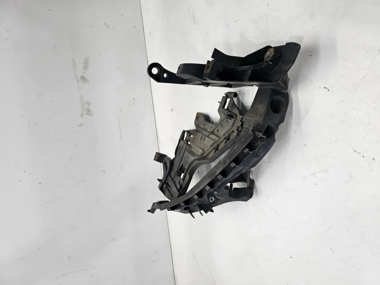 ŚLIZG UCHWYT MOCOWANIE REFLEKTORA PRAWY AUDI A4 B8 8K0805608
